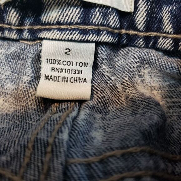 Refuge Jean Shorts Sz 2 Acid Washed Denim Cut Offs - Picture 4 of 4